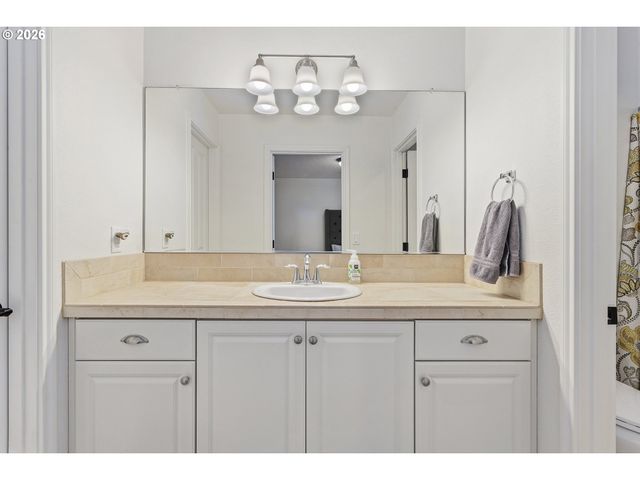 16167 Nw CENTINE Ln, Portland, OR 97229