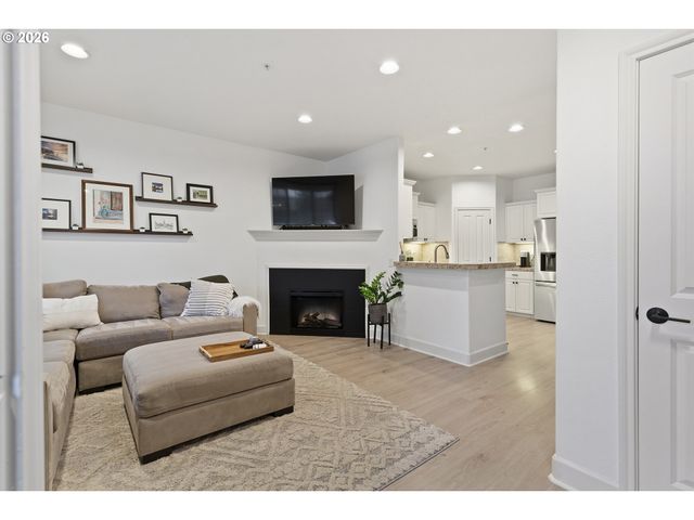 16167 Nw CENTINE Ln, Portland, OR 97229