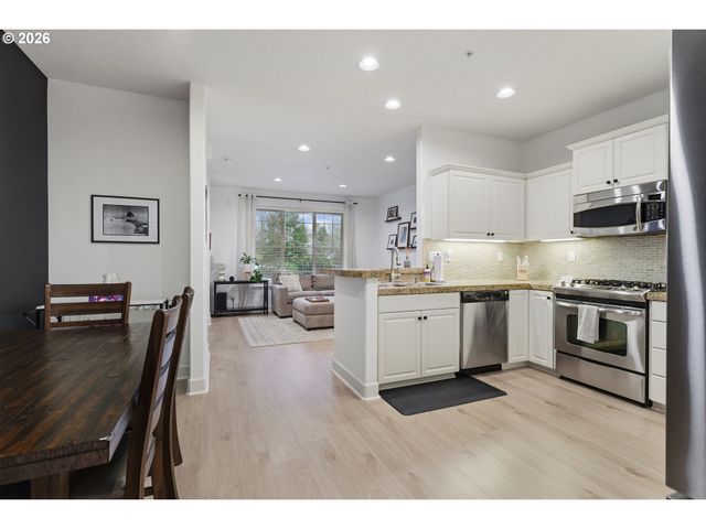 16167 Nw CENTINE Ln, Portland, OR 97229