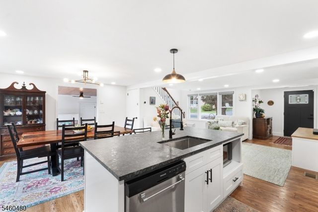 5 Dalrymple St, Randolph Twp., NJ 07869