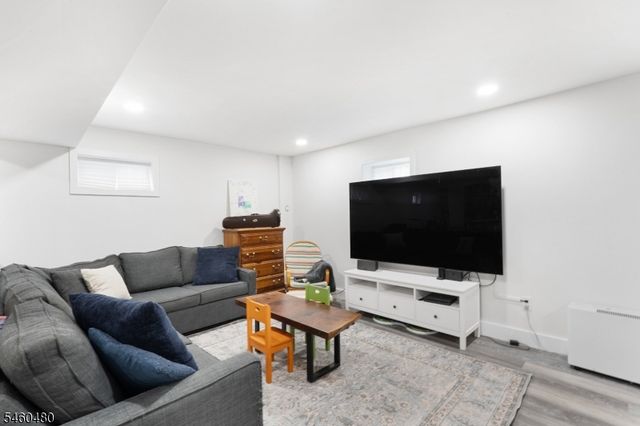 5 Dalrymple St, Randolph Twp., NJ 07869