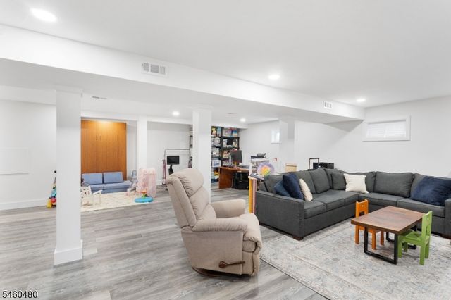 5 Dalrymple St, Randolph Twp., NJ 07869