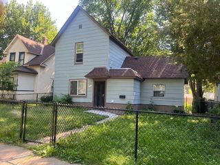 3020 Queen Avenue N, Minneapolis, MN 55411
