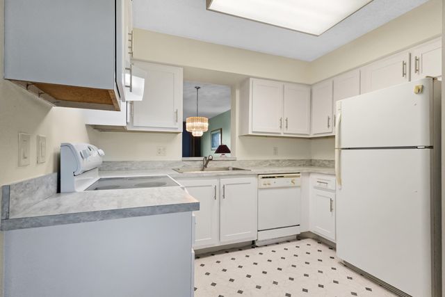 2209 S Cypress Bend Drive 507, Pompano Beach, FL 33069