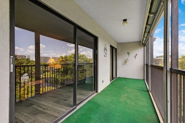 2209 S Cypress Bend Drive 507, Pompano Beach, FL 33069