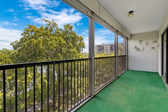 2209 S Cypress Bend Drive 507, Pompano Beach, FL 33069