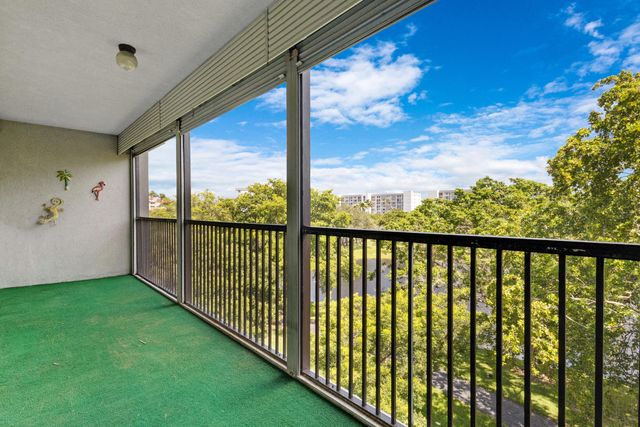 2209 S Cypress Bend Drive 507, Pompano Beach, FL 33069