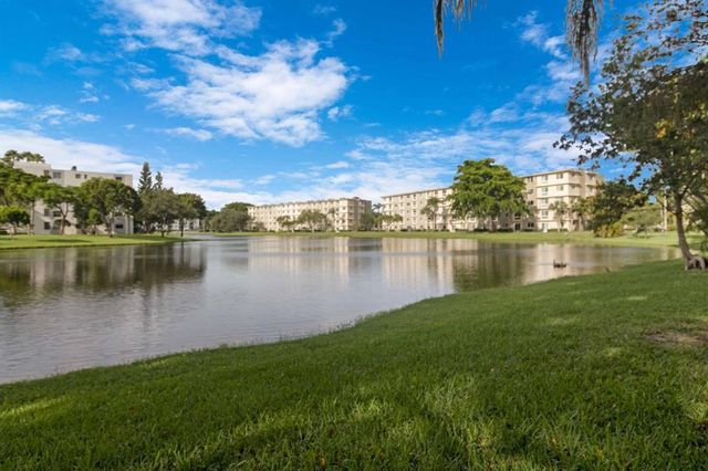 2209 S Cypress Bend Drive 507, Pompano Beach, FL 33069