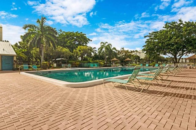 2209 S Cypress Bend Drive 507, Pompano Beach, FL 33069