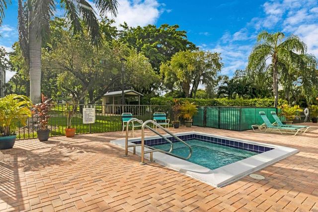 2209 S Cypress Bend Drive 507, Pompano Beach, FL 33069