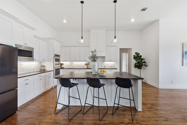 7736 Laura Lake Lane, Fort Worth, TX 76126