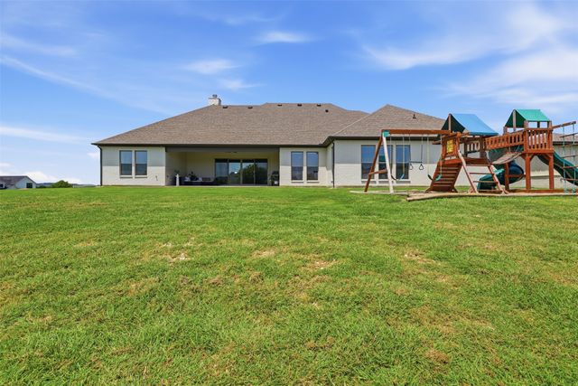 7736 Laura Lake Lane, Fort Worth, TX 76126