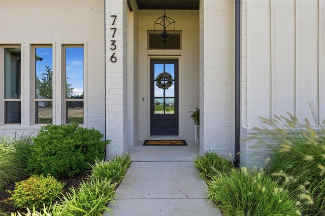 7736 Laura Lake Lane, Fort Worth, TX 76126