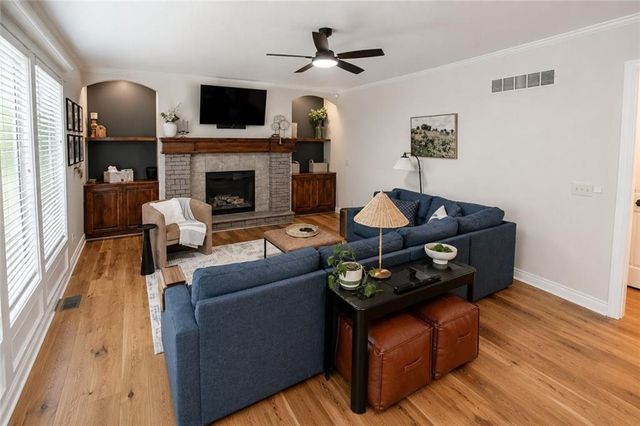 1304 Aberdeen Circle, Raymore, MO 64083