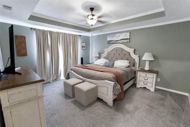 1304 Aberdeen Circle, Raymore, MO 64083