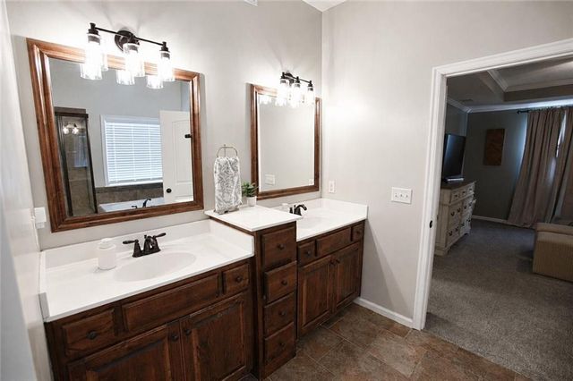 1304 Aberdeen Circle, Raymore, MO 64083