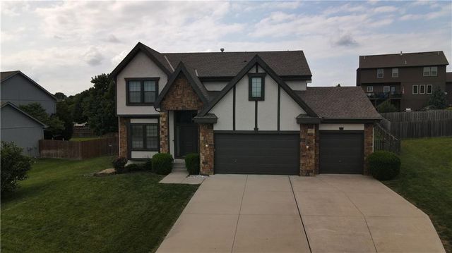 1304 Aberdeen Circle, Raymore, MO 64083