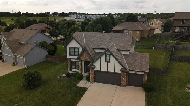 1304 Aberdeen Circle, Raymore, MO 64083