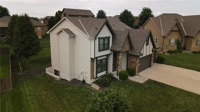 1304 Aberdeen Circle, Raymore, MO 64083