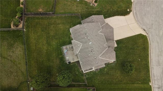1304 Aberdeen Circle, Raymore, MO 64083