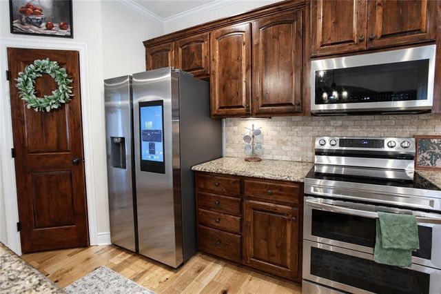 1304 Aberdeen Circle, Raymore, MO 64083