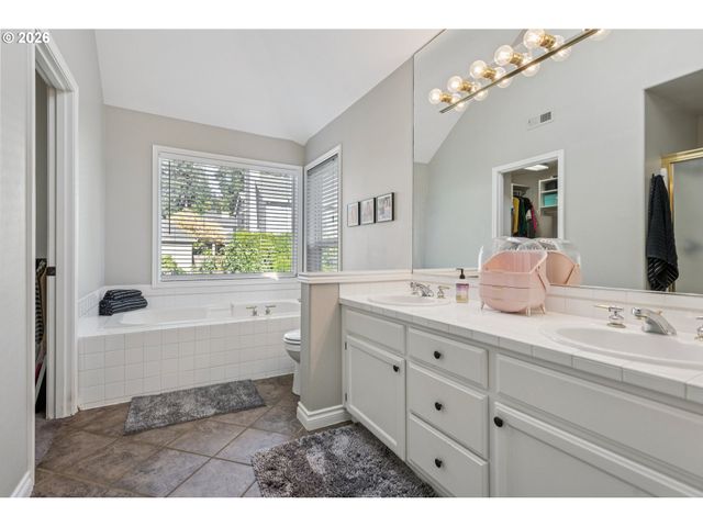 6155 FROST Ln, Lake Oswego, OR 97035