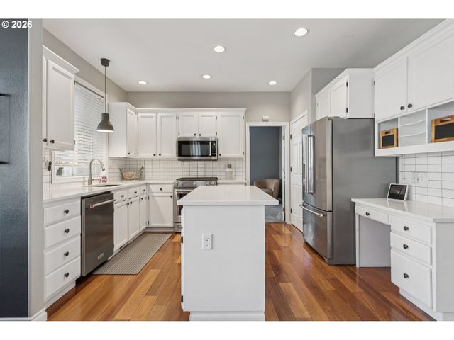 6155 FROST Ln, Lake Oswego, OR 97035