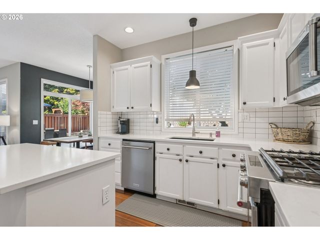 6155 FROST Ln, Lake Oswego, OR 97035