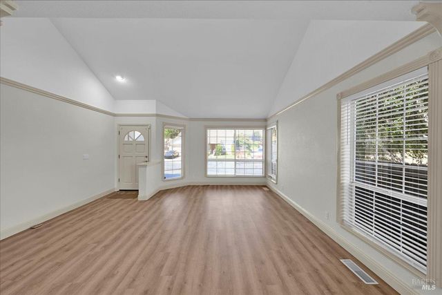 104 Cannes Ct, Fairfield, CA 94534