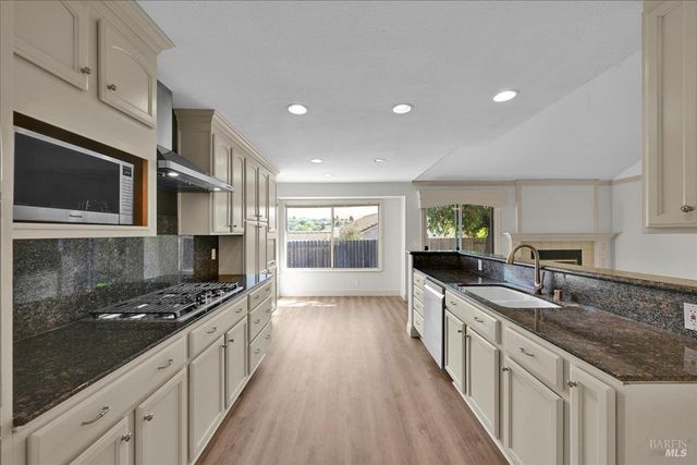 104 Cannes Ct, Fairfield, CA 94534