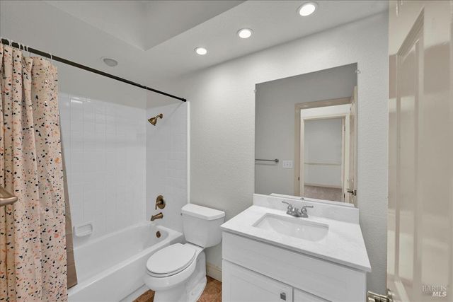 104 Cannes Ct, Fairfield, CA 94534