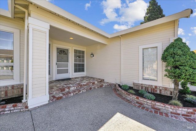 104 Cannes Ct, Fairfield, CA 94534