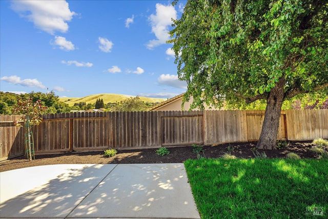 104 Cannes Ct, Fairfield, CA 94534