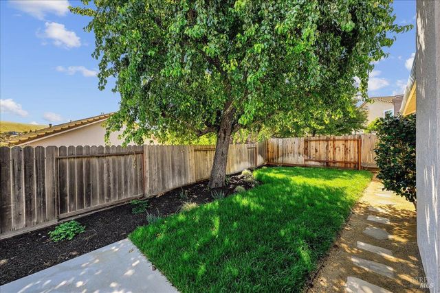 104 Cannes Ct, Fairfield, CA 94534