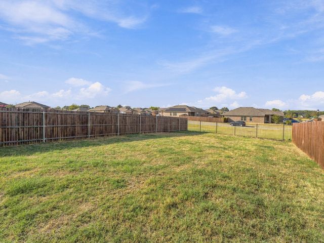 121 Greengate Drive, Boyd, TX 76023