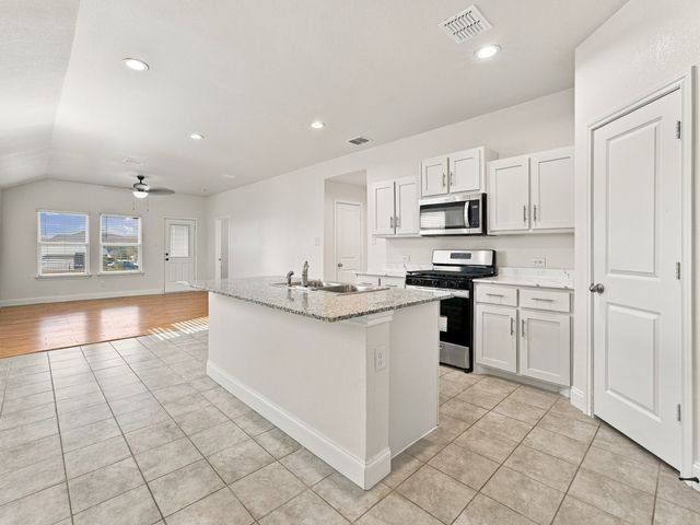 121 Greengate Drive, Boyd, TX 76023