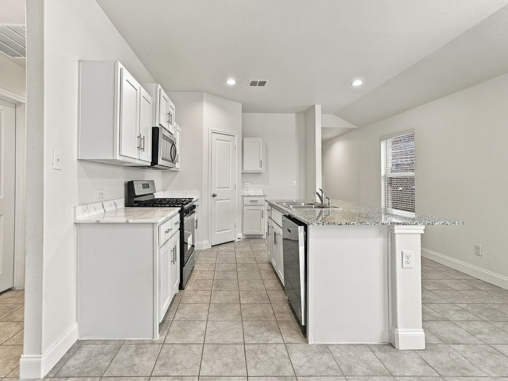 121 Greengate Drive, Boyd, TX 76023 — photo 5