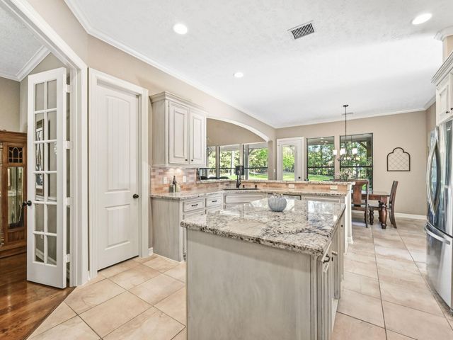 127 Leah Drive, Montgomery, TX 77316