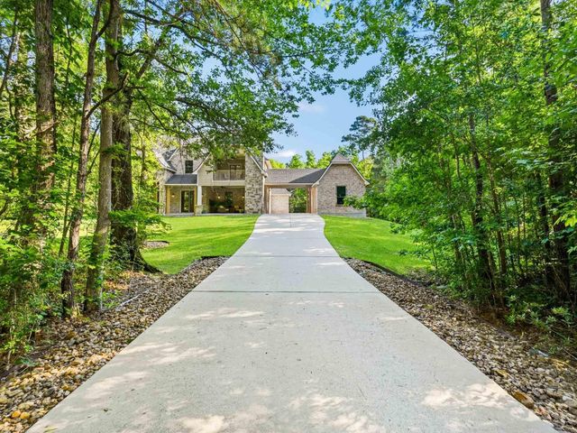 127 Leah Drive, Montgomery, TX 77316