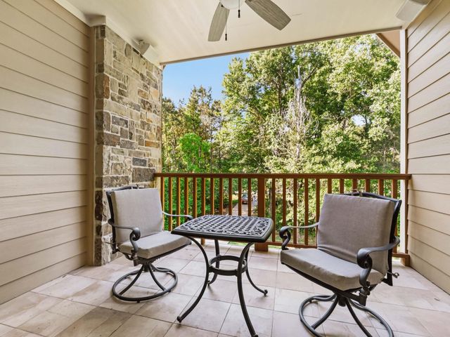 127 Leah Drive, Montgomery, TX 77316