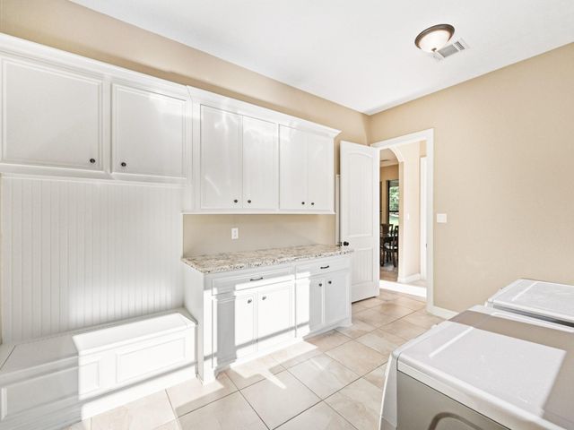 127 Leah Drive, Montgomery, TX 77316
