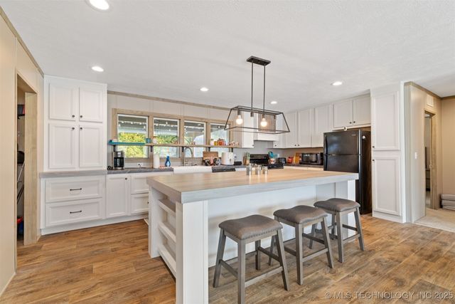 9520 US Hwy 70a, Kingston, OK 73439