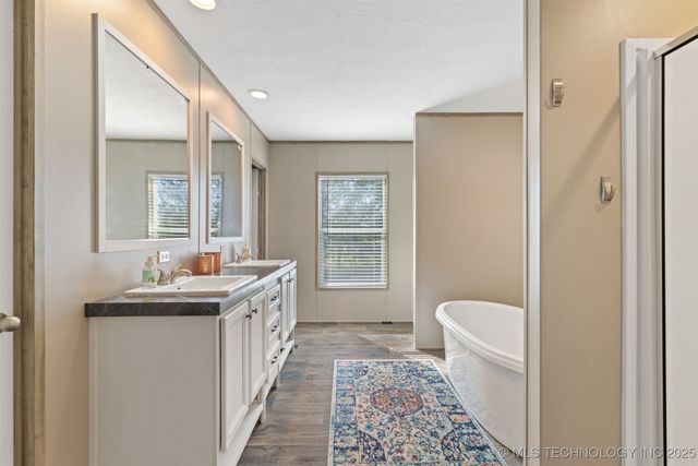 9520 US Hwy 70a, Kingston, OK 73439