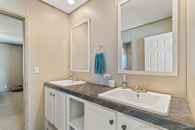 9520 US Hwy 70a, Kingston, OK 73439