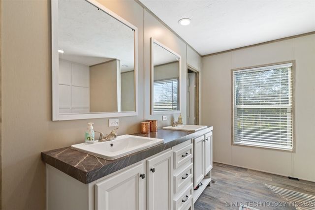 9520 US Hwy 70a, Kingston, OK 73439