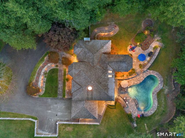 24 Roxbury Road, Woodbury, CT 06798
