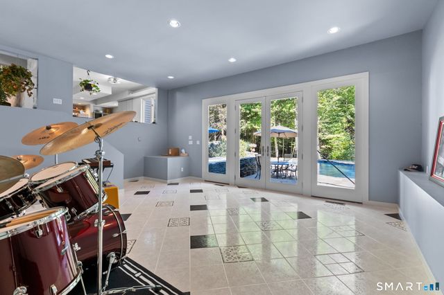 24 Roxbury Road, Woodbury, CT 06798