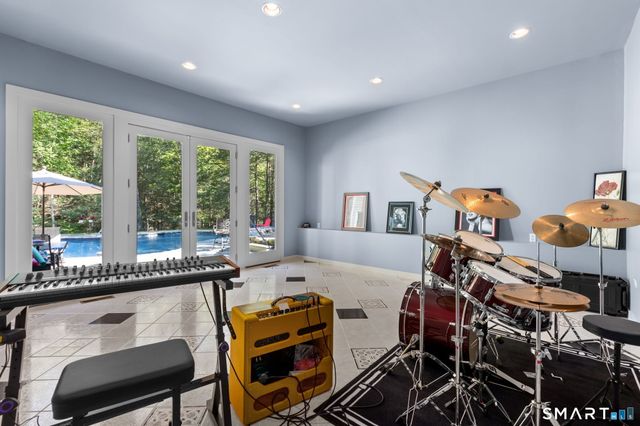 24 Roxbury Road, Woodbury, CT 06798