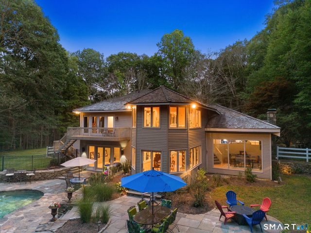 24 Roxbury Road, Woodbury, CT 06798