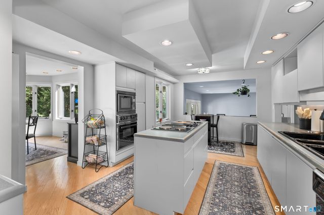 24 Roxbury Road, Woodbury, CT 06798